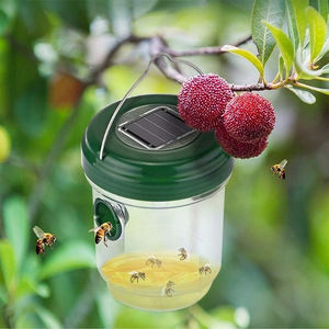 Trampa para Insectos Voladores con Luz LED UV Solar, Reutilizable, para Colgar al Aire Libre, Mata Moscas, Control de Plagas, Trampa de Plástico para Abejas y Avispas - Product Image 5