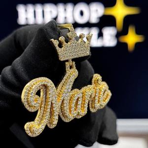 Collar con colgante de corona de moissanita estilo hip hop, con nombre personalizado, chapado en oro y plata, con letras estilo 'Iced Out' y engaste de corona, unisex - Product Image 2
