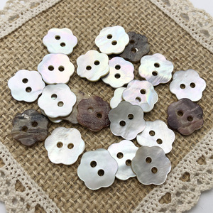 Bottoni in Madreperla Naturale Agoya con Logo Personalizzato, 2 o 4 Fori, 14L 16L 18L 20L 24L, 18 Linee, Grigio <span class=keywords><strong>Narce</strong></span> Akoya, Guscio Spesso - Product Image 4