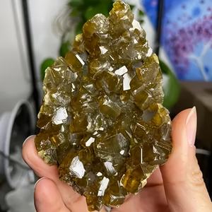 แร่บาริทสีเหลืองเข้มแบบเป็นมิตรต่อสิ่งแวดล้อม ขายส่ง คริสตัลธรรมชาติทรงหอคอย สำหรับการบำบัดด้วยพลังงานเฟิงสุ่ย-คริสตัลโฮลา - Product Image 6