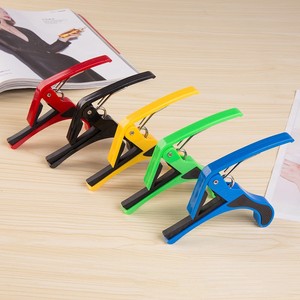 Capo <span class=keywords><strong>de</strong></span> <span class=keywords><strong>guitarra</strong></span> <span class=keywords><strong>de</strong></span> plástico, accesorios para instrumentos musicales, sintonizador <span class=keywords><strong>de</strong></span> Capo <span class=keywords><strong>de</strong></span> <span class=keywords><strong>guitarra</strong></span> grande, costumbres acústicas, capo <span class=keywords><strong>de</strong></span> <span class=keywords><strong>guitarra</strong></span> clásica acústica - Product Image 6