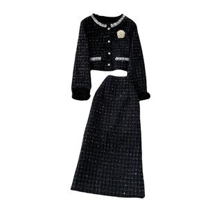 Toptan kış 2026 yeni moda ve şıklık, zarif tüylü kollu pullu tüvit sade kaban uzun etek kadın takımı - Product Image 6