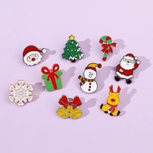 新しいクリスマスバッジデザイン カスタムエナメルピン クリスマスツリー 雪だるま ラペルピン ベル トナカイ キャンディ ソックス サンタ メタルブローチ - Product Image 3