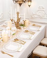 60 Assiettes en plastique roses robustes jetables avec bordure dorée festonnée pour douche nuptiale et fête