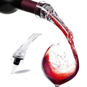 Moderno Aireador de Vino Portátil con Boquilla de Vertido Rápido y Decantador en Forma de Botella - Product Image 4
