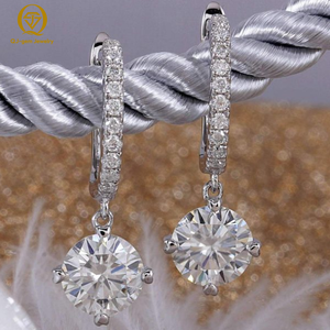 Pendientes de Lujo Discretos con Diamante Cultivado en Laboratorio de Color D y Claridad VVS con Certificado IGI, Oro Blanco de 18K, Personalizados para Uso Diario - Product Image 1