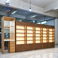 Vitrine à bijoux ronde en verre trempé sur mesure L.A. Showroom, mobilier moderne pour îlot de bijouterie en centre commercial