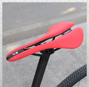 Toseek De Vélo En Gros Vélo de Selle <span class=keywords><strong>Banane</strong></span> Siège de Vélo De Montagne En Fiber de Carbone Siège Coussin - Product Image 3