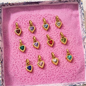 Pendentif en acier titane en forme de cœur avec douze pierres de naissance, accessoires de cadeau familial personnalisables avec nom et lettre - Product Image 2