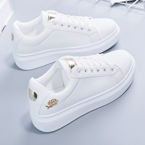 Zapatillas de <span class=keywords><strong>tenis</strong></span> para <span class=keywords><strong>mujer</strong></span> al por mayor, cómodas, de caña baja, con cordones, de piel sintética, informales, para caminar - Product Image 2