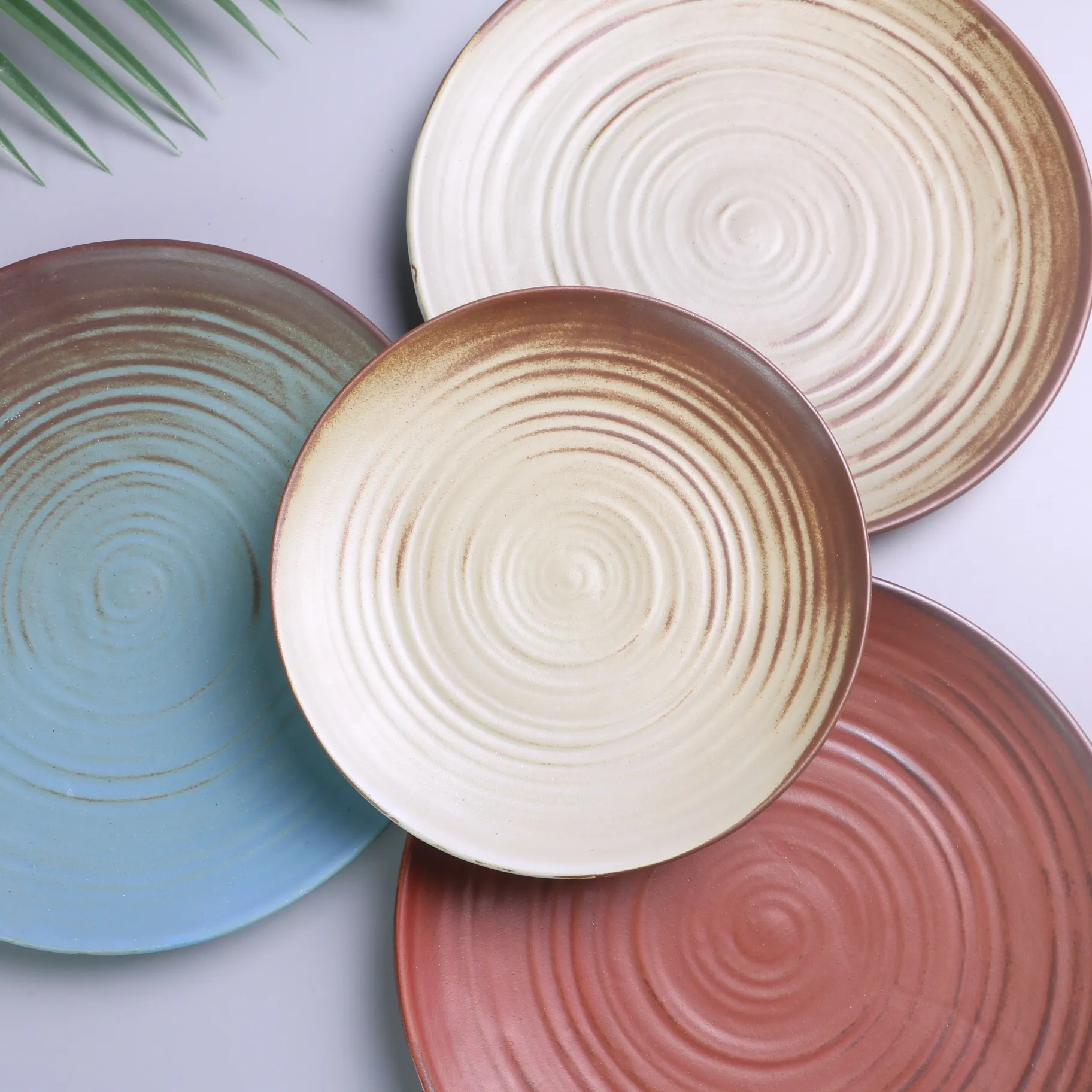 Großhandel retro beige gewindedes dekor Geschirr Keramikteller runde Speisegerichte Restaurant Porzellan Essensteller