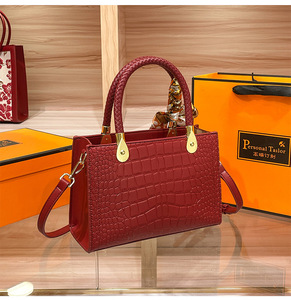 Nouveaux sacs à bandoulière de créateurs de mode, sacs à main en cuir PU de haute qualité, sacs messager décontractés, sacs à main et pochettes de luxe pour femmes - Product Image 3