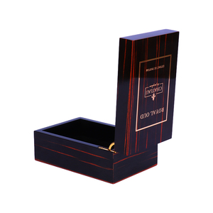 Boîte d'emballage personnalisée de luxe en MDF laqué brillant pour parfums et huiles essentielles - Product Image 2