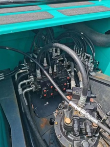 รถขุดไฮดรอลิก Kobelco Sk200D มือสอง ประสิทธิภาพสูง น่าทึ่ง พร้อมเครื่องยนต์แข็งแกร่ง ต้นทุนการลงทุนต่ำ เป็นตัวเลือกที่คุ้มค่า - Product Image 4