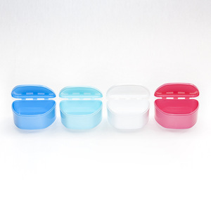 Estuche Dental HUIYA de Forma Trapezoidal con Pequeña Abertura Central para Almacenamiento de Prótesis Dentales, Uso Ortodóntico - Product Image 4