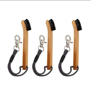 Brosse de nettoyage pour chaussures de golf en <span class=keywords><strong>bois</strong></span> avec cordon et mousqueton, poils en nylon rigide pour éliminer la saleté, l'herbe et les taches des crampons - Product Image 3