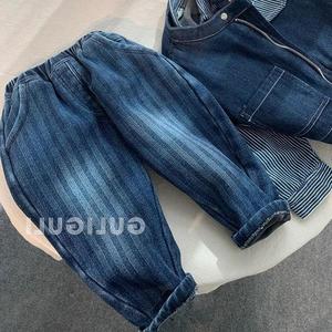 Veste d'automne et d'hiver pour garçons, doublure en laine épaissie, ensemble de vêtements pour enfants à rayures cool et à la mode - Product Image 4