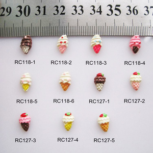 Venta al por mayor 30 unids/bolsa colorido 3D Nail Art Charms accesorios de <span class=keywords><strong>manicura</strong></span> resina postre decoraciones hechas de plástico - Product Image 4