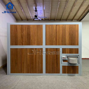 Panneau de stalle d'écurie de cheval de conception de luxe directe d'usine équipement de cheval robuste et durable rempli de bois de bambou - Product Image 2