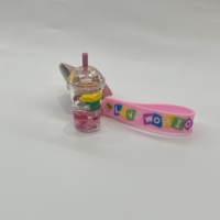 Porte-clés en acrylique 3D mignon en forme de chat, avec pendentif bouteille de thé au lait Boba et accessoires suspendus effet sable mouvant, petit porte-clés anime en plastique