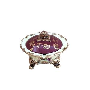 Vente en gros Décor Antique
Vase à poignée en alliage
Vase en céramique de style Moyen-Orient - Product Image 5