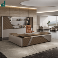 Bureau de direction moderne haut de gamme Chevron en placage de bois en forme de V avec incrustation métallique, boîte à câbles rotative, rangement latéral, écologique