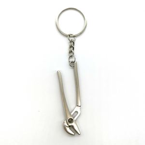 CY Wholesale Mini outils multifonctions en métal : hache, faucille, marteau, règle, porte-clés - Product Image 5
