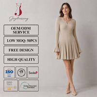 Robe Courte Côtelée Joydressing en Gros, Col Cranté, Manches Évasées, Jupe Plissée Évasée, Prix Usine