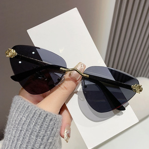 Stylish Metal Rimmed Cheetah Triangle <b>Sunglasses</b> For Women Black Frame Pc Lens Uv400 Protection Light Weight Sunshades - Product Image 1