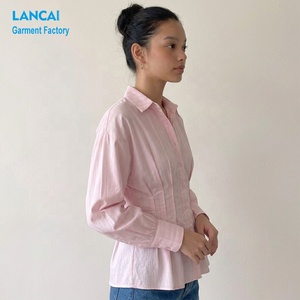 Camisa Personalizable de Fábrica, Blusa Casual de Oficina para Mujer, Clásica, Rosa, con Rayas Finas, Cintura Ajustada, Plisada, Manga Larga, con Botones - Product Image 2