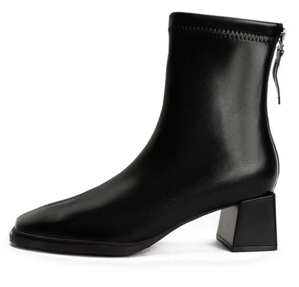 Black / heel 4.7cm