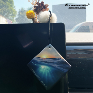 Désodorisant pour voiture Sea Bluer Than Sky, 18% d'huiles essentielles, sans alcool, protection UV, design personnalisé disponible - Product Image 4