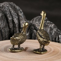 1 pièce Ornement créatif antique en laiton et cuivre en forme de canard ou d'oie, figurine de thé, décoration de bureau, objet de collection en métal