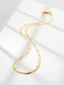 Collar de cadena de espiga chapado en oro PVD de 18k, cadena de acero inoxidable en capas con diseño de hueso de serpiente, cadena con diseño de hoja en relieve, collar impermeable - Product Image 4