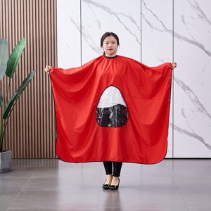 Logo personnalisé de haute qualité imperméable avec <span class=keywords><strong>fenêtre</strong></span> Cape de coupe de cheveux en polyester Capes de salon Cape de barbier rouge pongé - Product Image 2