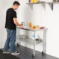 Table de préparation professionnelle en acier inoxydable avec roulettes, étagère inférieure et pieds galvanisés, capacité de charge de 300 kg