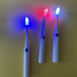 <span class=keywords><strong>Brosse</strong></span> <span class=keywords><strong>à</strong></span> dents <span class=keywords><strong>à</strong></span> lumière LED rouge pour thérapie orale, charge de type C avec vibration, <span class=keywords><strong>brosse</strong></span> <span class=keywords><strong>à</strong></span> dents 660 nm, <span class=keywords><strong>brosse</strong></span> <span class=keywords><strong>à</strong></span> dents apaisante pour les gencives - Product Image 1