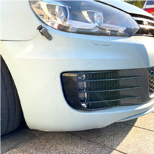 กระจังหน้าไฟตัดหมอก Volkswagen Golf 6 พร้อมครีบดักอากาศ สีดำเปียโน รุ่นปี 2009-12 อะไหล่ตกแต่งนำเข้า - Product Image 1