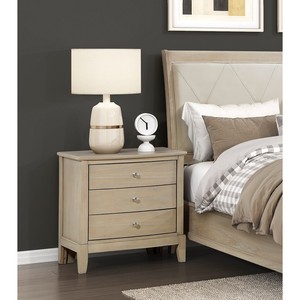 Comodino Classico in Stile Fattoria con Tre Cassetti, Finitura Beige, Mobile in Legno per Camera da Letto - Product Image 1
