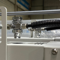 Machine de laminage de tissus fonctionnels à colle thermofusible PUR avec commande PLC, moteur et pompe pour la laminage de panneaux en mousse