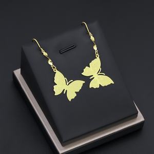 Boucles d'oreilles pendantes plaquées or 24 carats de Jxx Factory, bijoux géométriques tendance pour femmes, provenant de Trinité-et-Tobago - Product Image 3