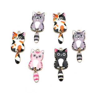 Breloques chat de dessin animé en alliage de zinc avec queue mobile, accessoires de bijoux DIY, pendentifs pour colliers, boucles d'oreilles, porte-clés, cadeau unisexe - Product Image 1