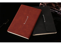 Système d'enveloppes Classeur économique personnalisé Vente en gros Nouveau avec design en cuir PU Offre Spéciale A5 Cadeau Couverture en cuir Journal magnétique