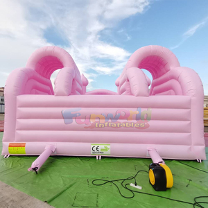 Château gonflable géant pour enfants, rose, avec toboggan et piscine à balles, double piste de saut. - Product Image 3
