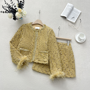 <span class=keywords><strong>Abbigliamento</strong></span> di lusso leggero 2025 autunno nuovo stile stile elegante cappotto da <span class=keywords><strong>donna</strong></span> con giuntura manica pelosa gonna corta Set due pezzi - Product Image 6