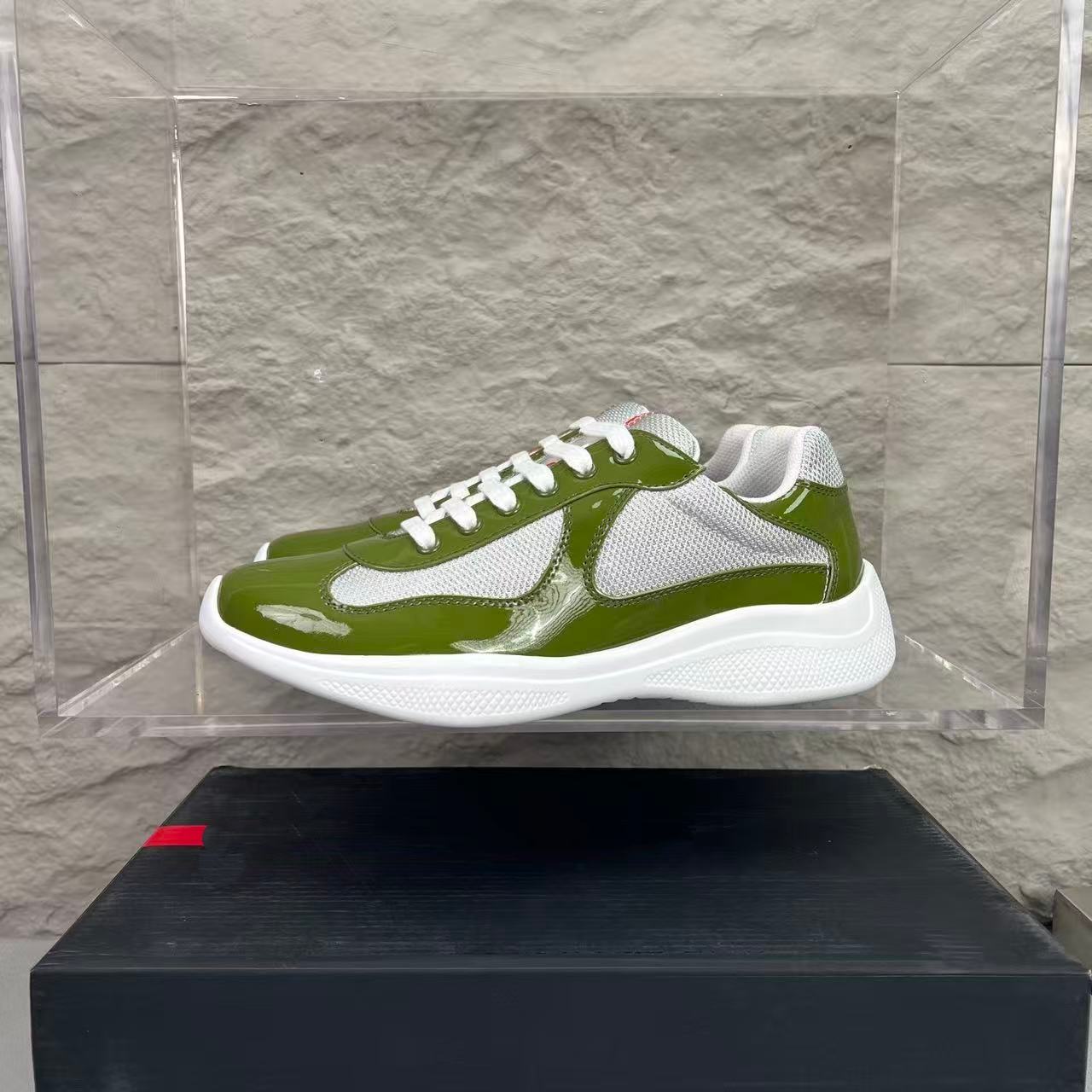 สีเขียว