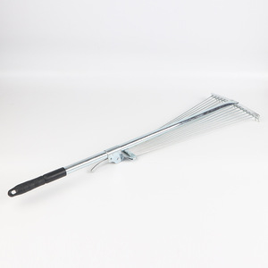 Râteau industriel rétractable en fer à dents multiples en fil d'acier réglable pour l'élimination de l'herbe dans le jardinage - Product Image 3