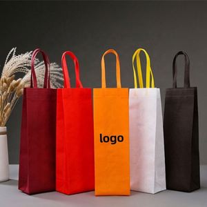 Sac fourre-tout personnalisé réutilisable en non-tissé imprimé sérigraphié avec logo sur mesure, motif lettres, pour bouteilles de vin, taille et couleur personnalisables - Product Image 1