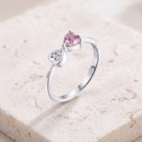 Ensemble de bijoux personnalisés en gros en argent sterling S925 plaqué rhodium avec zircone cubique rose sertie griffe, comprenant collier, boucles d'oreilles et bague en forme de cœur