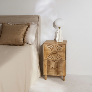 Mesa de Noche de Madera de Mango, Diseño Europeo Tallado Vintage, con 2 Cajones, Mueble para Dormitorio - Product Image 1